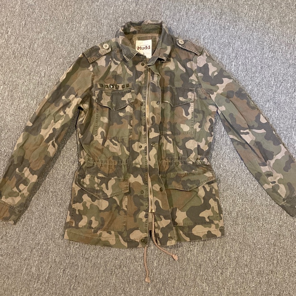 Camouflaged jacket worn once -Mudd